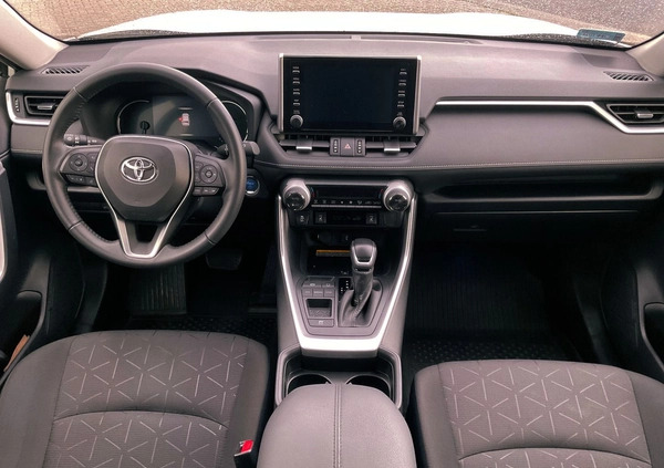 Toyota RAV4 cena 159900 przebieg: 53705, rok produkcji 2021 z Radzyń Chełmiński małe 79